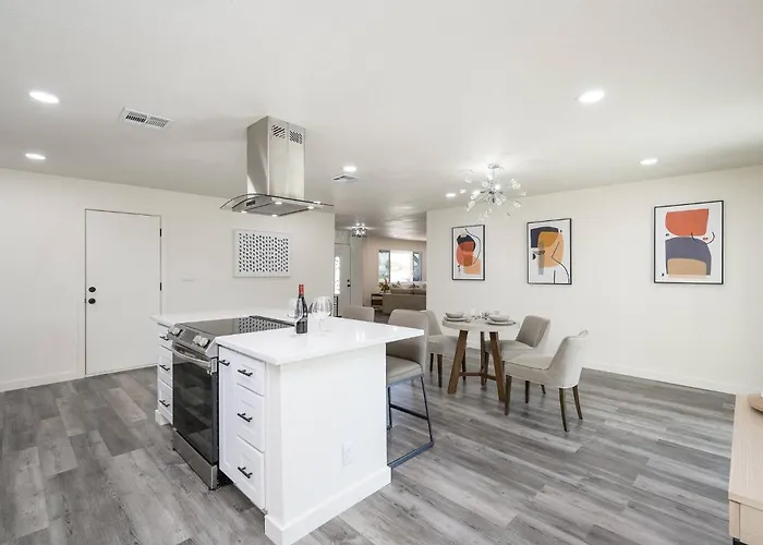 Holiday home Serene Desert Getaway W/ Backyard Near Asu Campus! *