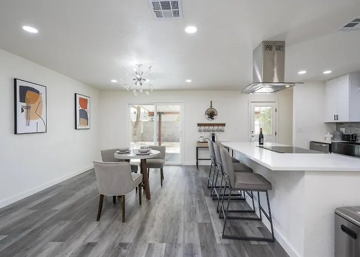 Holiday home Serene Desert Getaway W/ Backyard Near Asu Campus! *