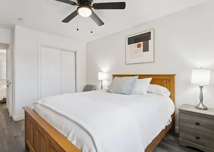 Serene Desert Getaway W/ Backyard Near Asu Campus! * Tempe