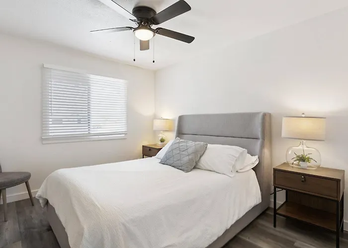Holiday home Serene Desert Getaway W/ Backyard Near Asu Campus! Tempe
