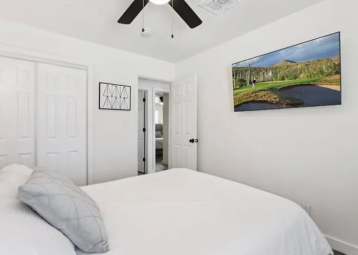 Holiday home Serene Desert Getaway W/ Backyard Near Asu Campus! *