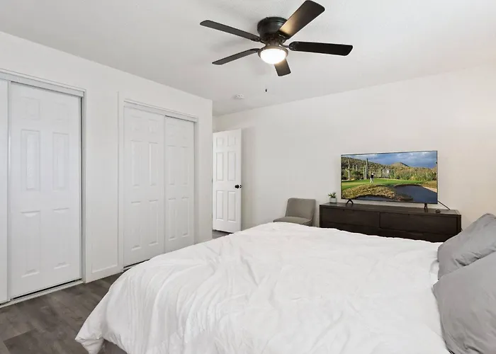 Serene Desert Getaway W/ Backyard Near Asu Campus! Holiday home *