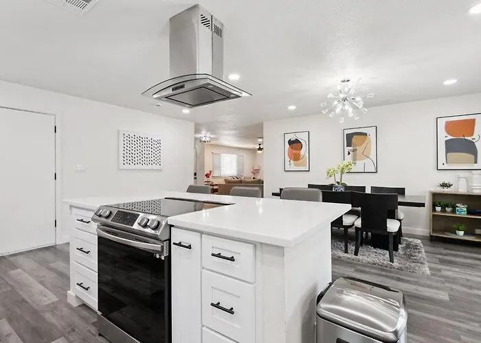 Holiday home Serene Desert Getaway W/ Backyard Near Asu Campus! *