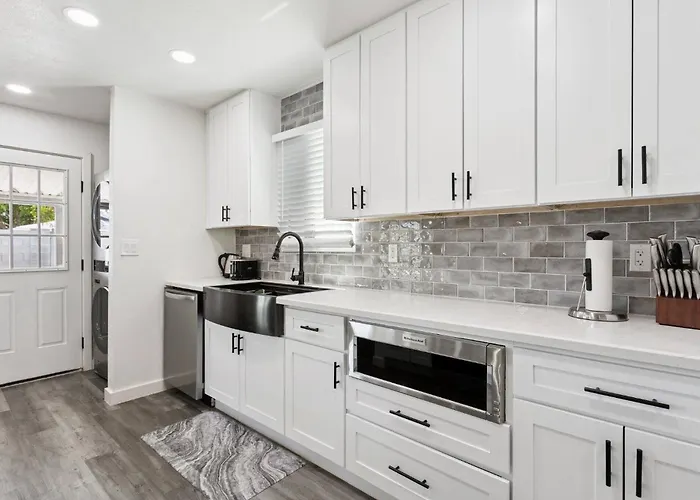Holiday home Serene Desert Getaway W/ Backyard Near Asu Campus! *