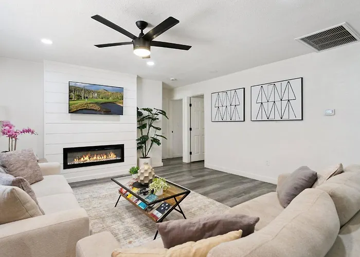 Serene Desert Getaway W/ Backyard Near Asu Campus! * Tempe